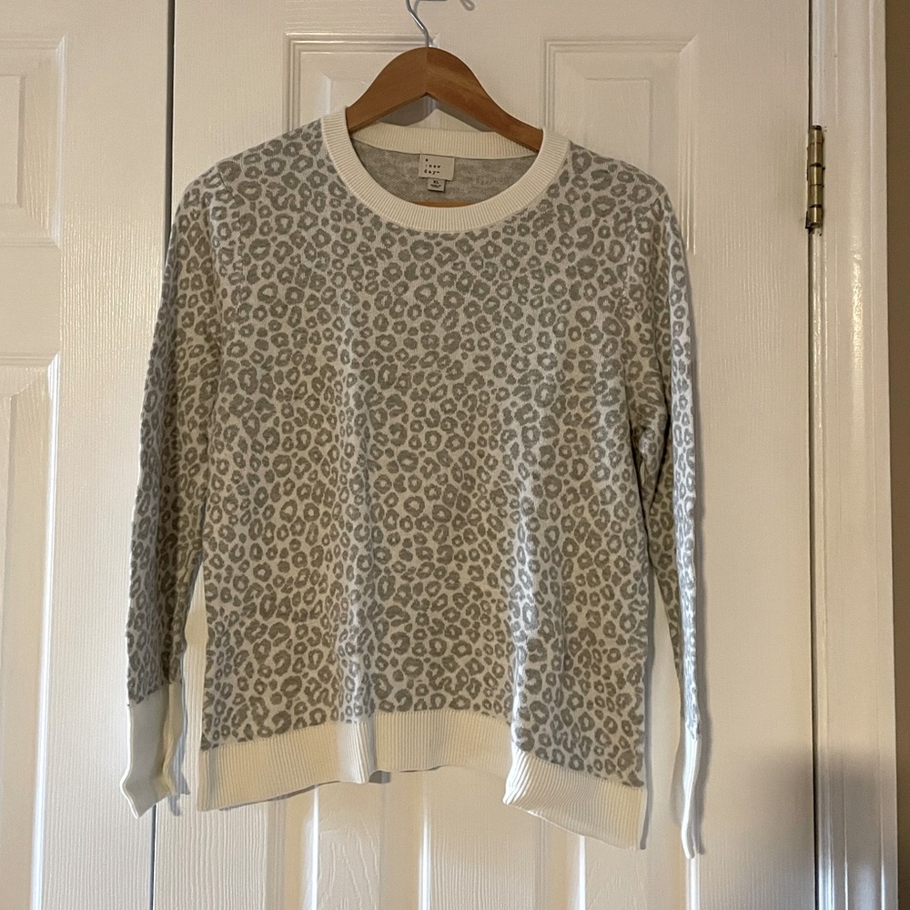 A New Day Crew Neck Leopard Print Sweat Size XL